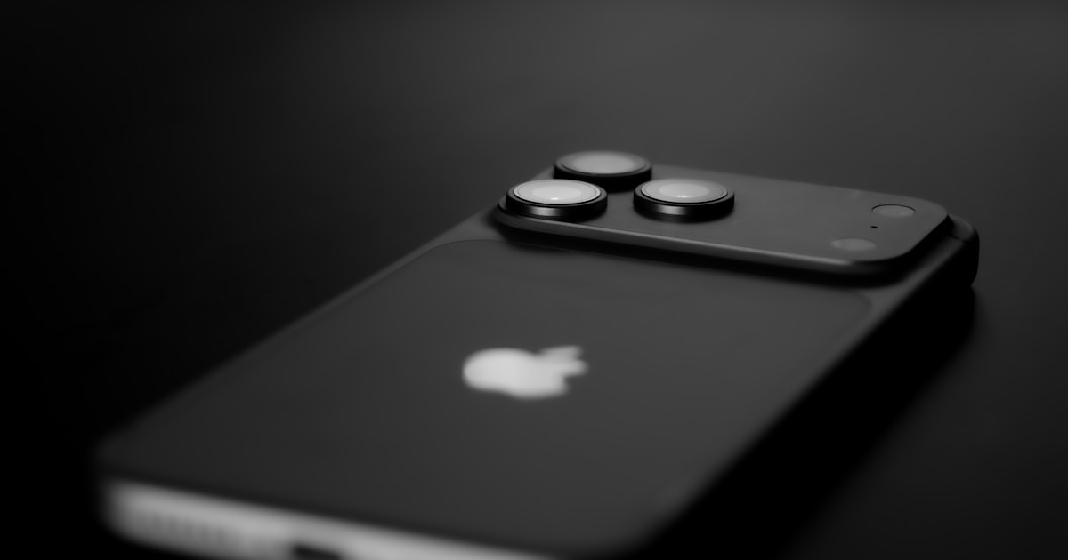 iPhone 14 Pro usado seminovo em uso, com 12 meses de garantia da Policell